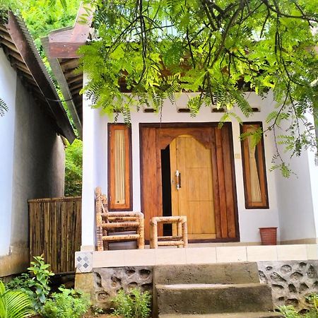 Diki Bungalows Kuta  エクステリア 写真