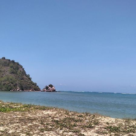 Diki Bungalows Kuta  エクステリア 写真